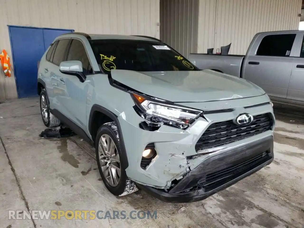 1 Photograph of a damaged car 2T3C1RFV7LW060830 TOYOTA RAV4 2020