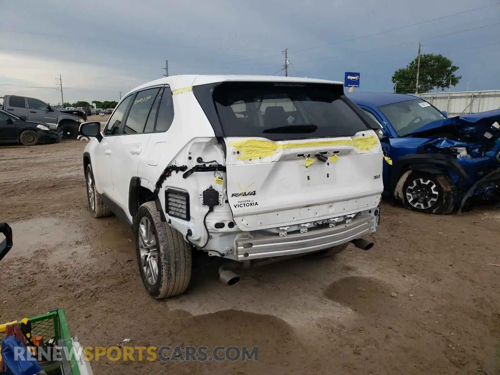 3 Фотография поврежденного автомобиля 2T3C1RFV7LW081029 TOYOTA RAV4 2020