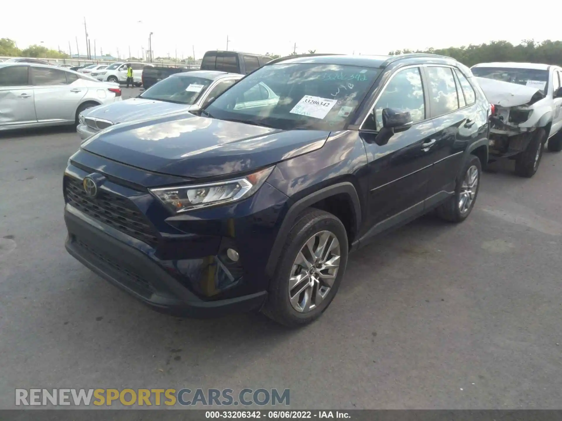 2 Photograph of a damaged car 2T3C1RFV8LW074011 TOYOTA RAV4 2020