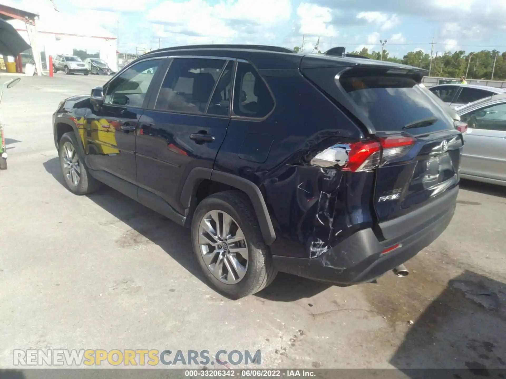 3 Photograph of a damaged car 2T3C1RFV8LW074011 TOYOTA RAV4 2020