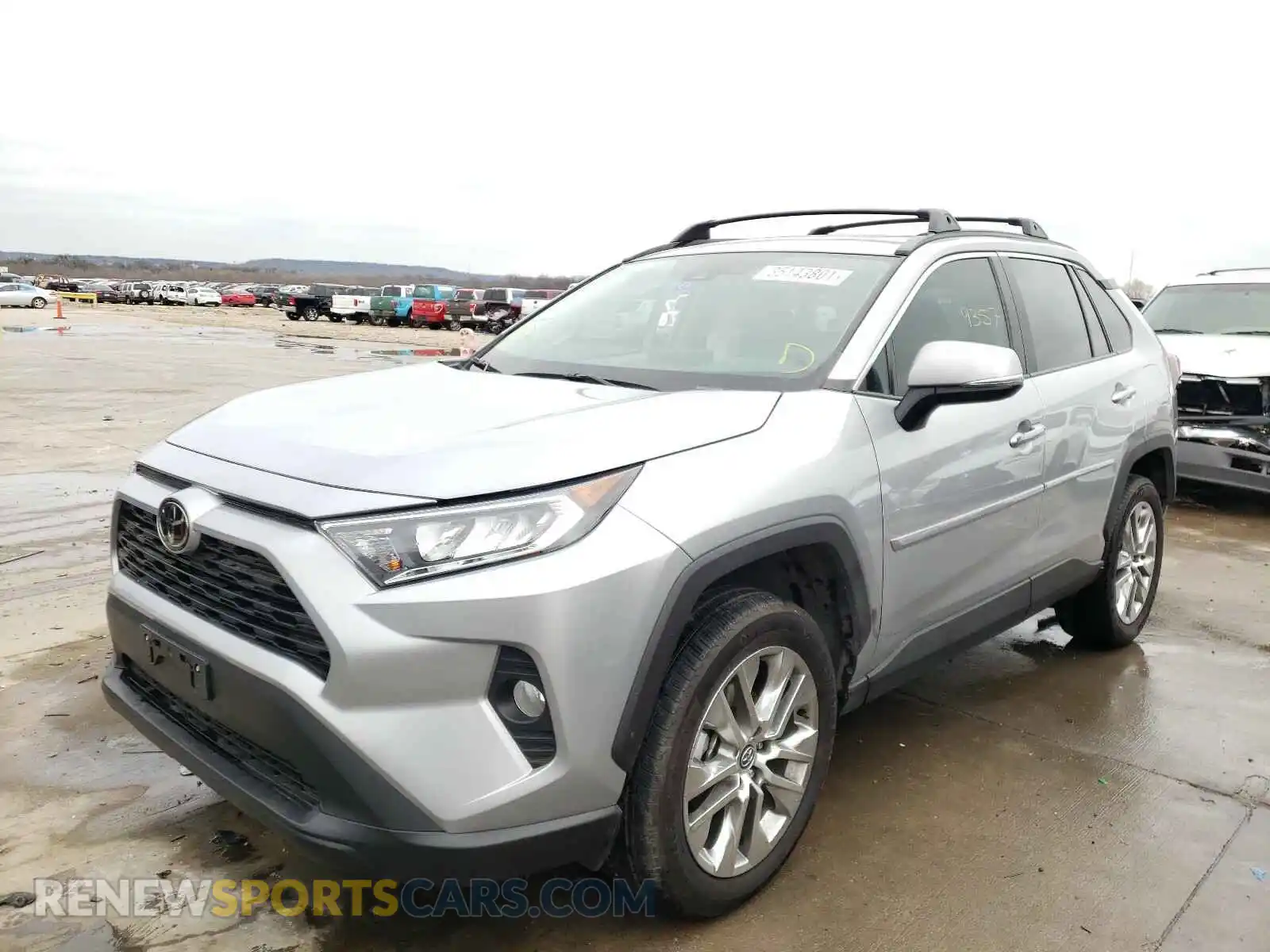 2 Photograph of a damaged car 2T3C1RFV8LW081962 TOYOTA RAV4 2020