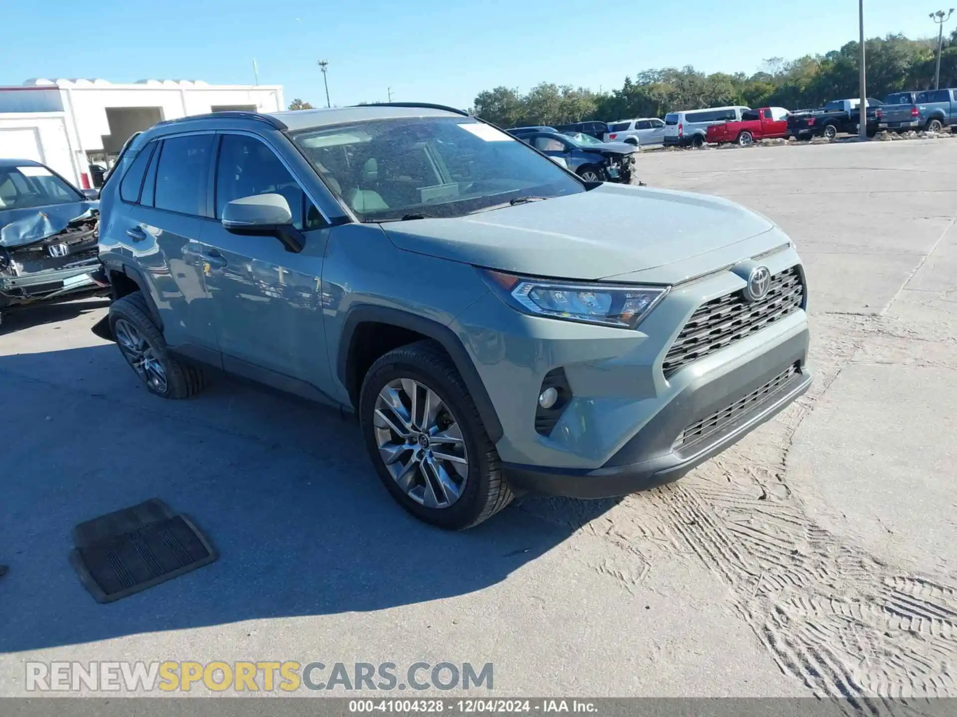 1 Photograph of a damaged car 2T3C1RFV9LC081423 TOYOTA RAV4 2020