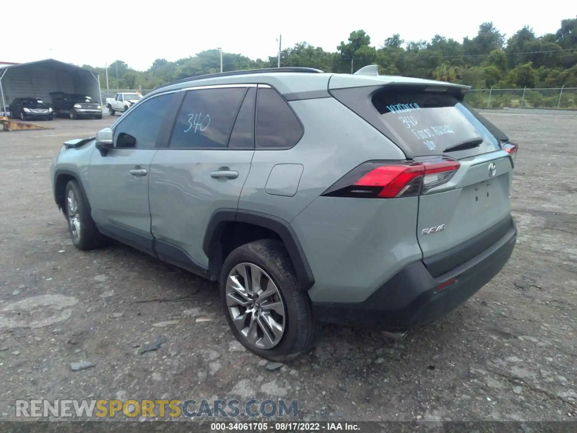 3 Photograph of a damaged car 2T3C1RFVXLC042209 TOYOTA RAV4 2020