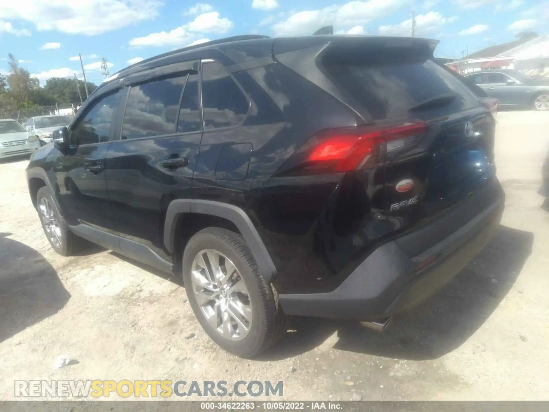 3 Photograph of a damaged car 2T3C1RFVXLC060497 TOYOTA RAV4 2020