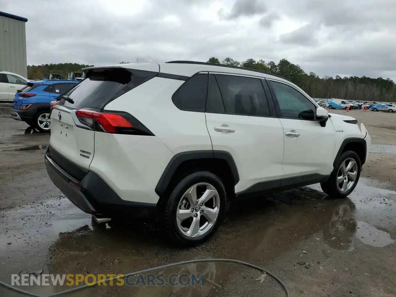 3 Photograph of a damaged car 2T3DWRFV5LW061691 TOYOTA RAV4 2020