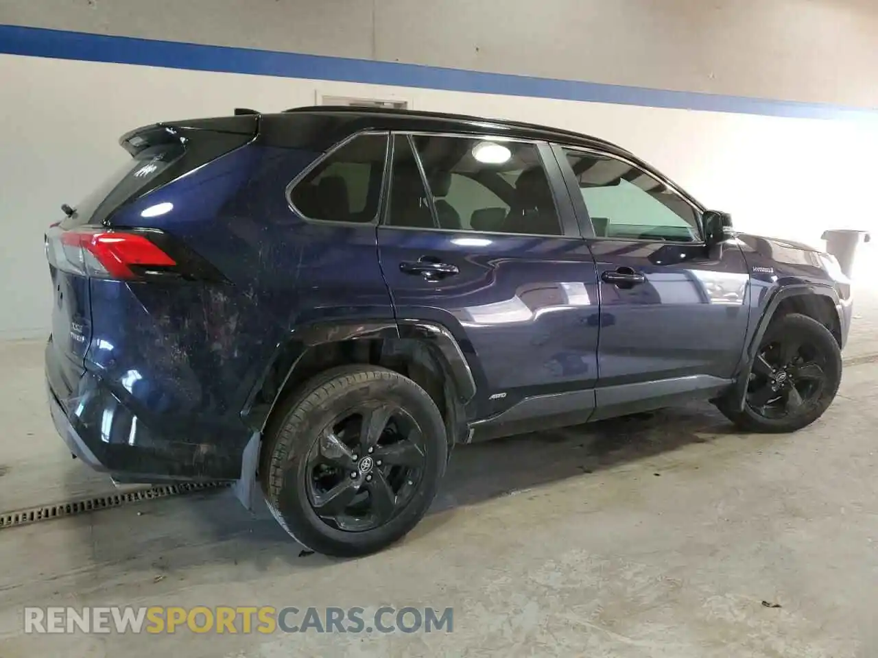 3 Photograph of a damaged car 2T3EWRFV4LW051674 TOYOTA RAV4 2020