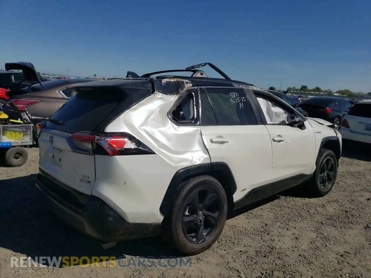 3 Photograph of a damaged car 2T3EWRFV6LW064961 TOYOTA RAV4 2020