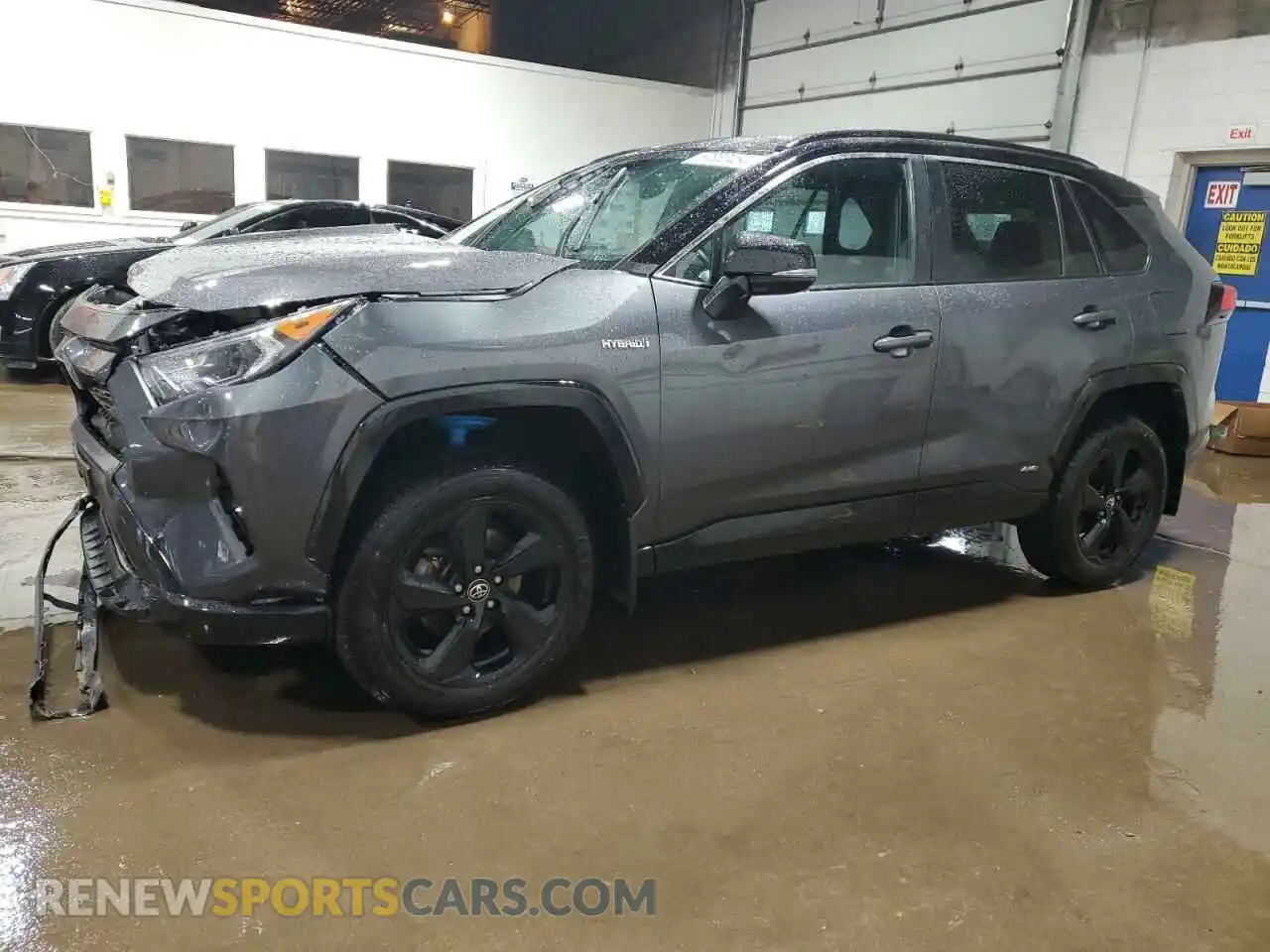 1 Photograph of a damaged car 2T3EWRFV7LW080909 TOYOTA RAV4 2020