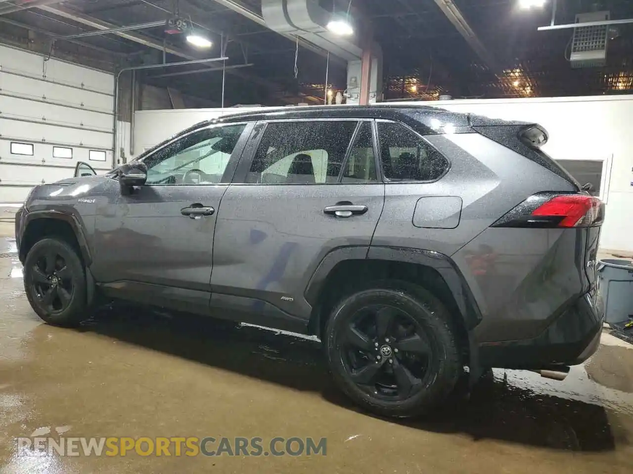 2 Photograph of a damaged car 2T3EWRFV7LW080909 TOYOTA RAV4 2020