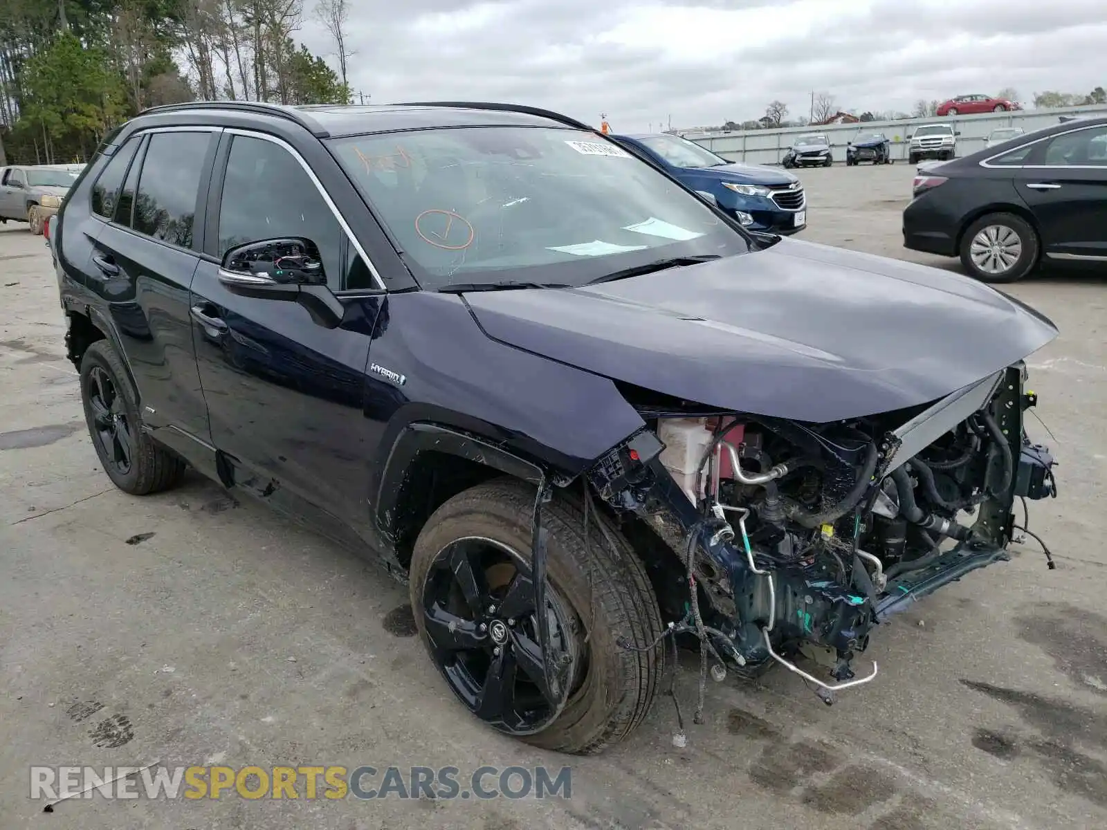 1 Photograph of a damaged car 2T3EWRFV7LW080926 TOYOTA RAV4 2020
