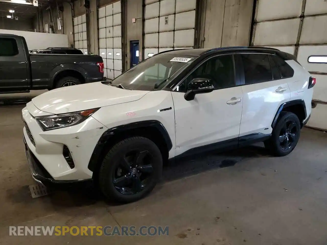 1 Photograph of a damaged car 2T3EWRFV7LW088346 TOYOTA RAV4 2020
