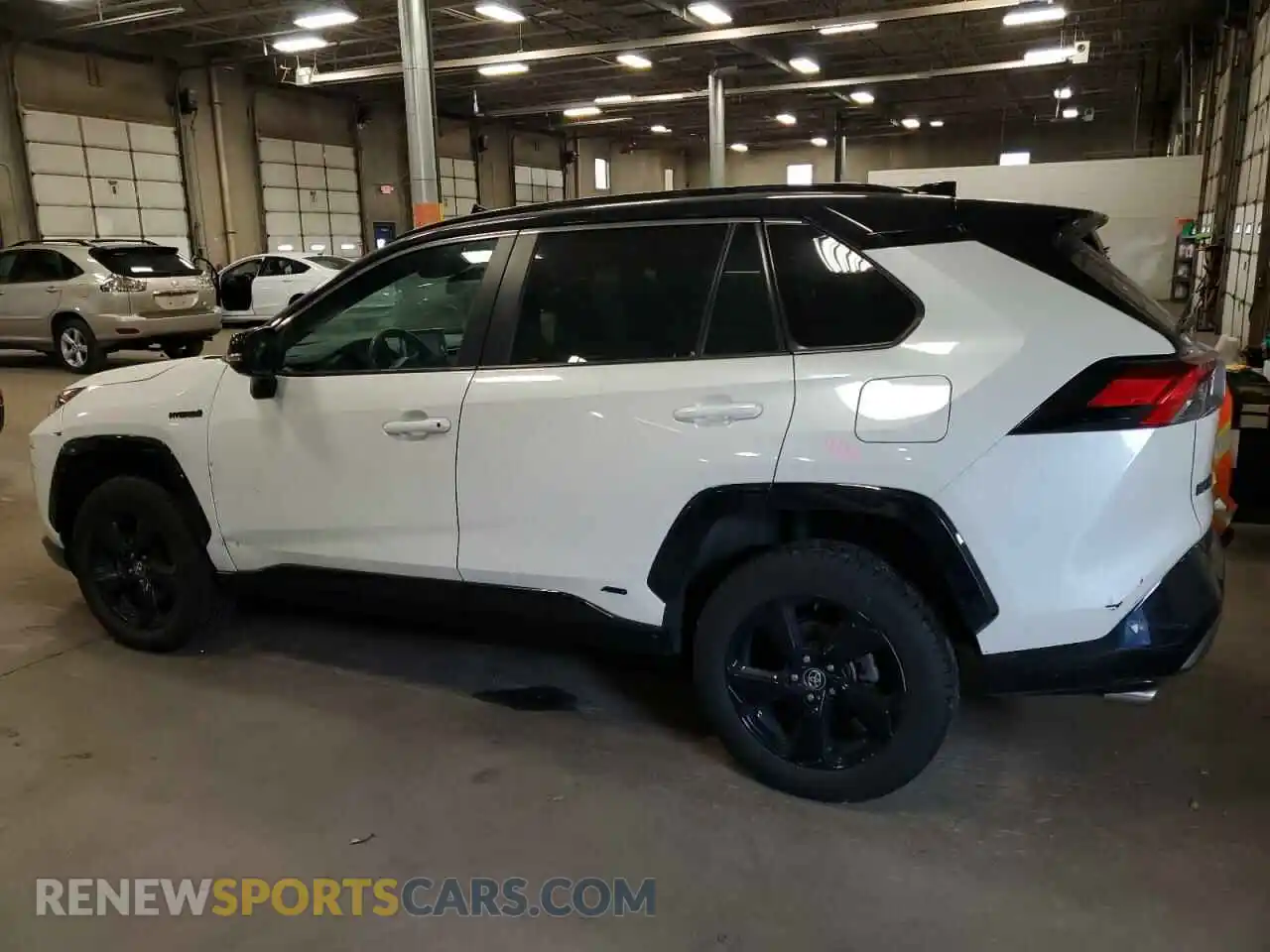 2 Photograph of a damaged car 2T3EWRFV7LW088346 TOYOTA RAV4 2020