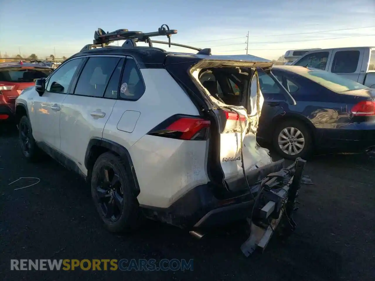 3 Photograph of a damaged car 2T3EWRFV9LW052996 TOYOTA RAV4 2020