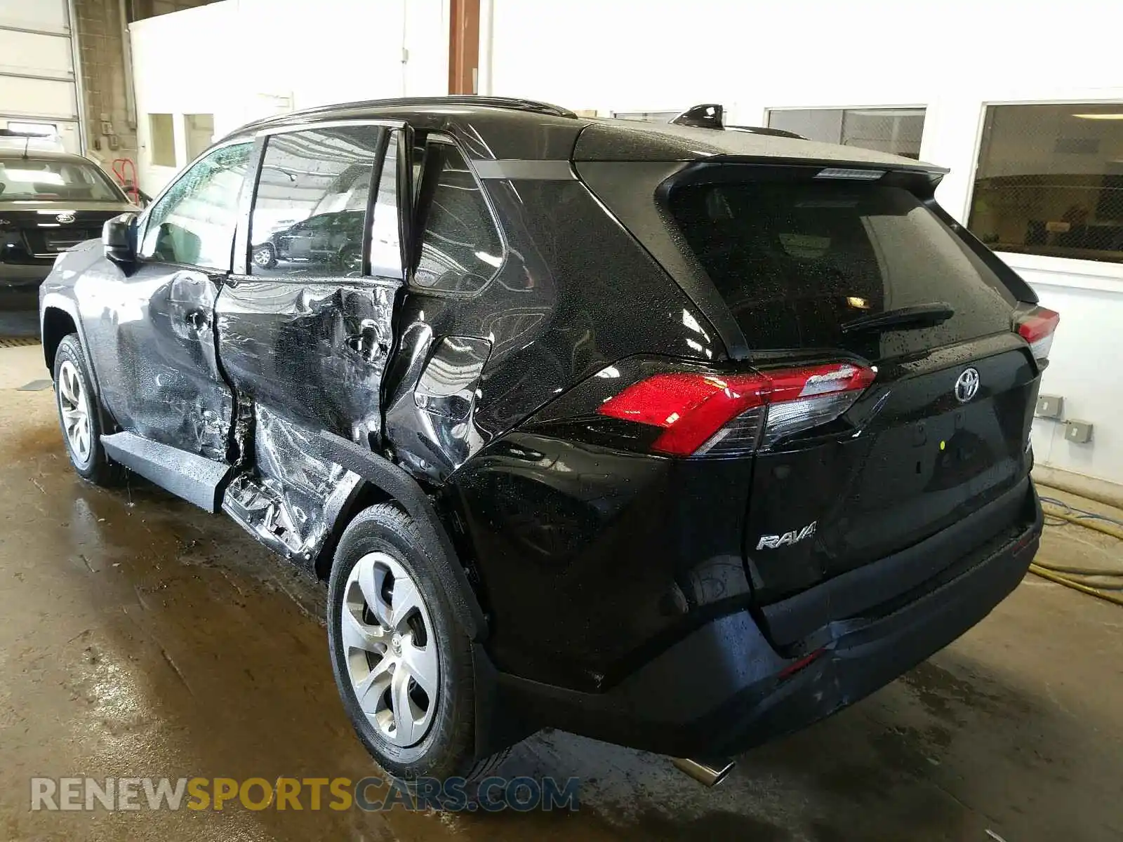 3 Photograph of a damaged car 2T3F1RFV0LW136031 TOYOTA RAV4 2020