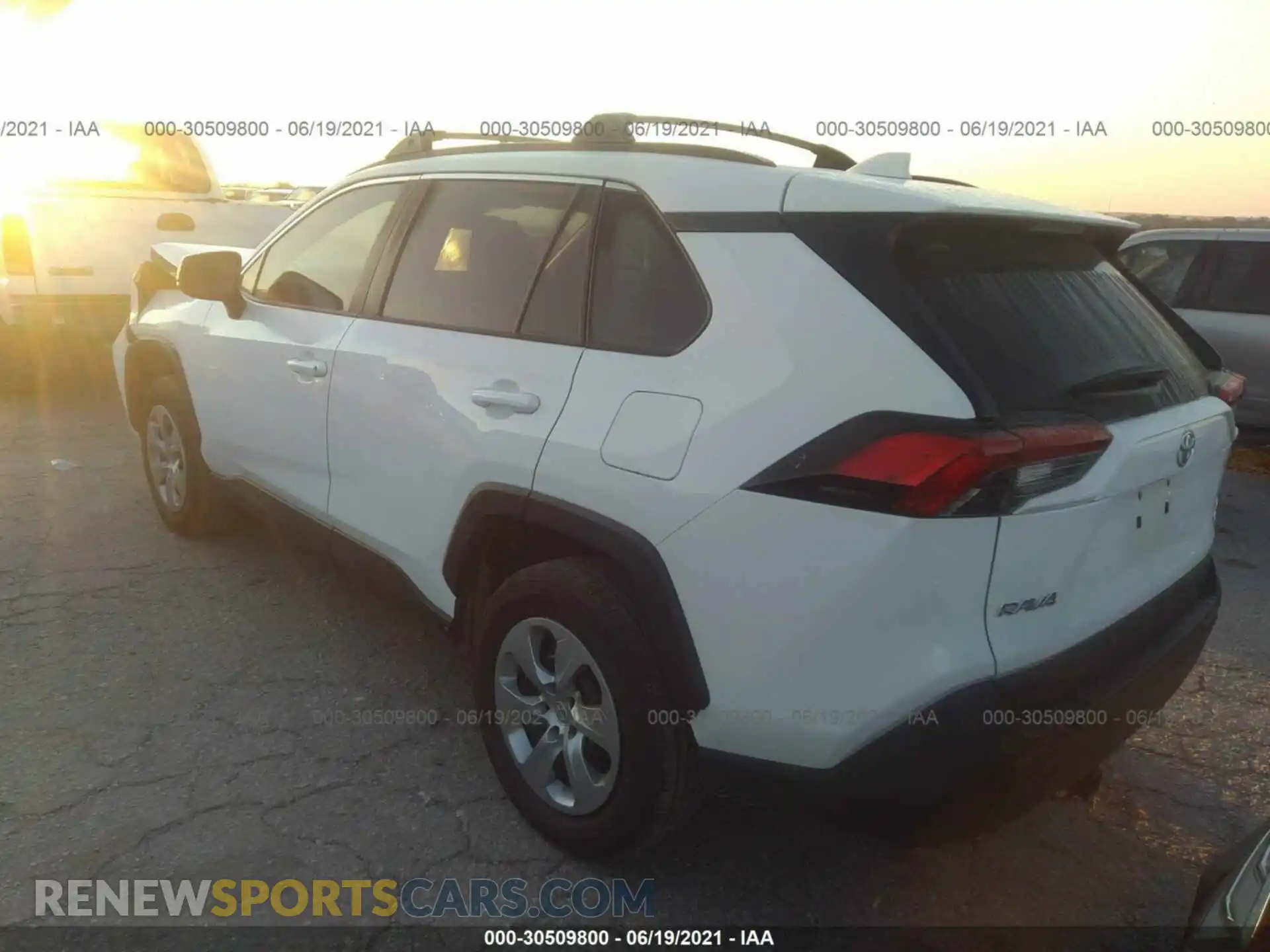 3 Photograph of a damaged car 2T3F1RFV1LC065536 TOYOTA RAV4 2020