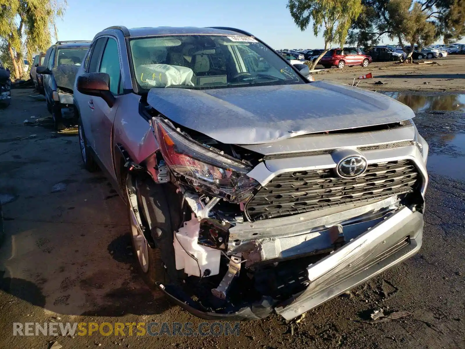 1 Photograph of a damaged car 2T3F1RFV1LC094034 TOYOTA RAV4 2020