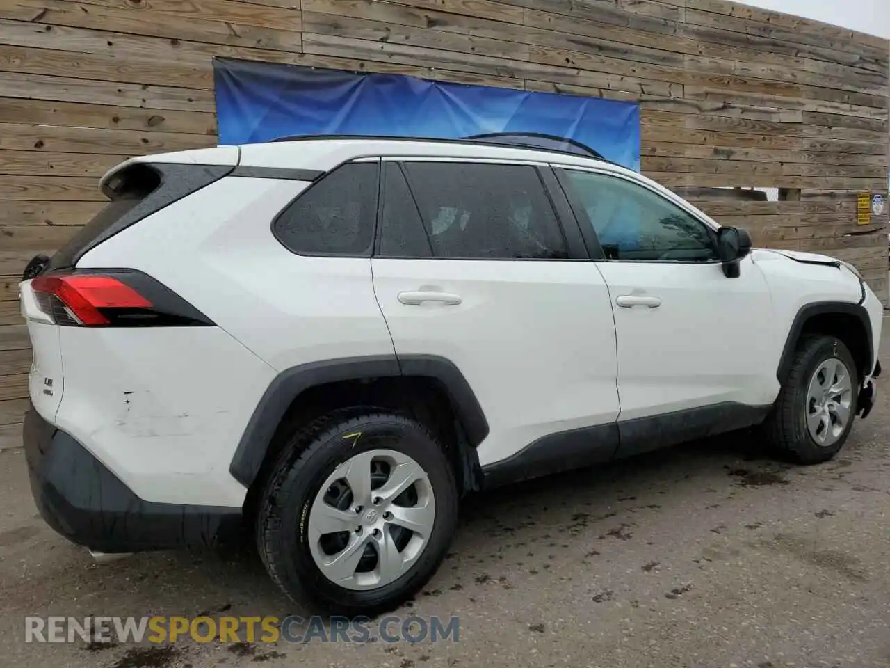 3 Photograph of a damaged car 2T3F1RFV1LC100768 TOYOTA RAV4 2020