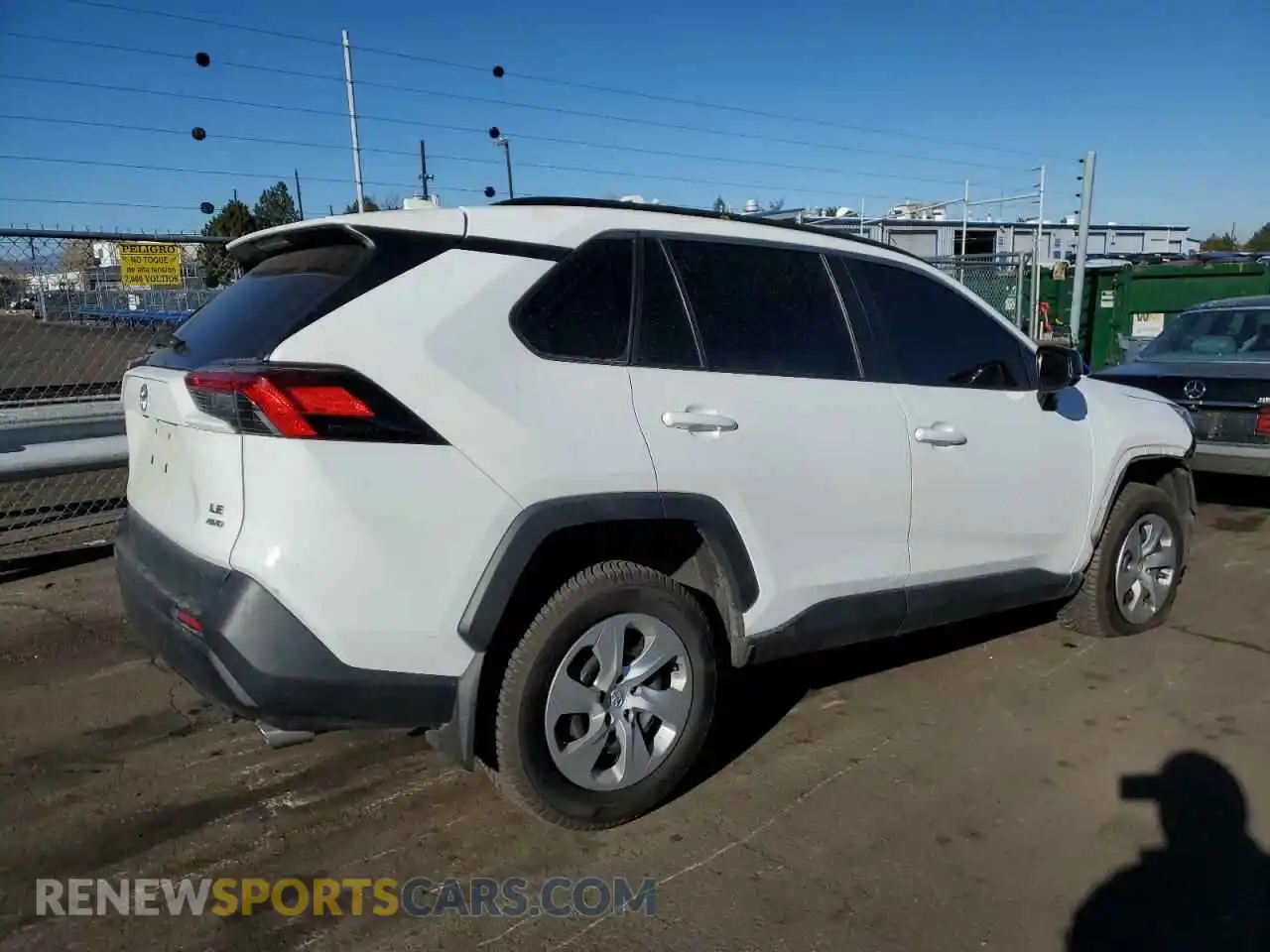 3 Фотография поврежденного автомобиля 2T3F1RFV1LW116824 TOYOTA RAV4 2020