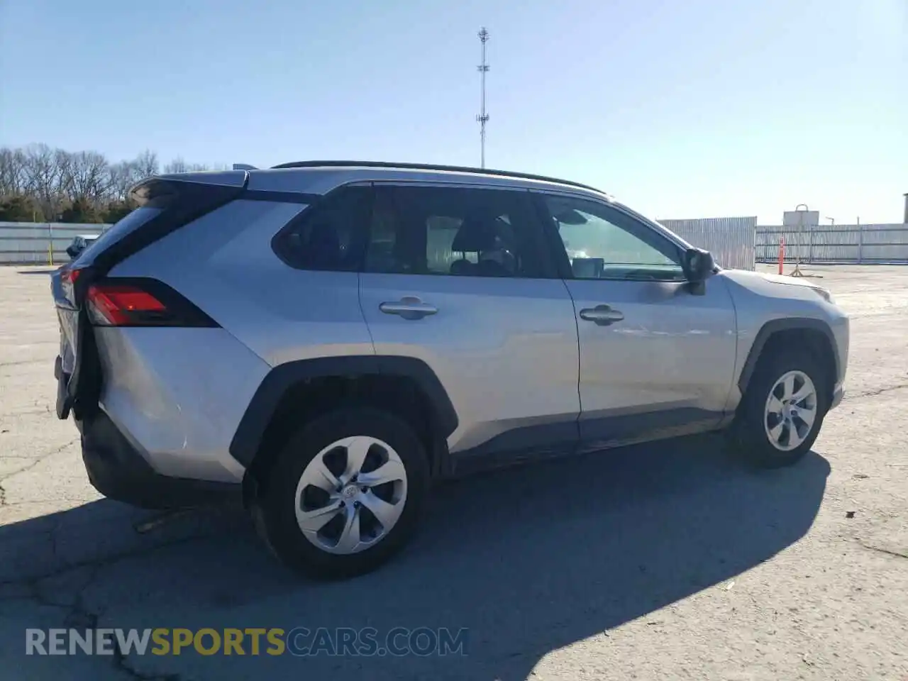 3 Фотография поврежденного автомобиля 2T3F1RFV3LC092138 TOYOTA RAV4 2020