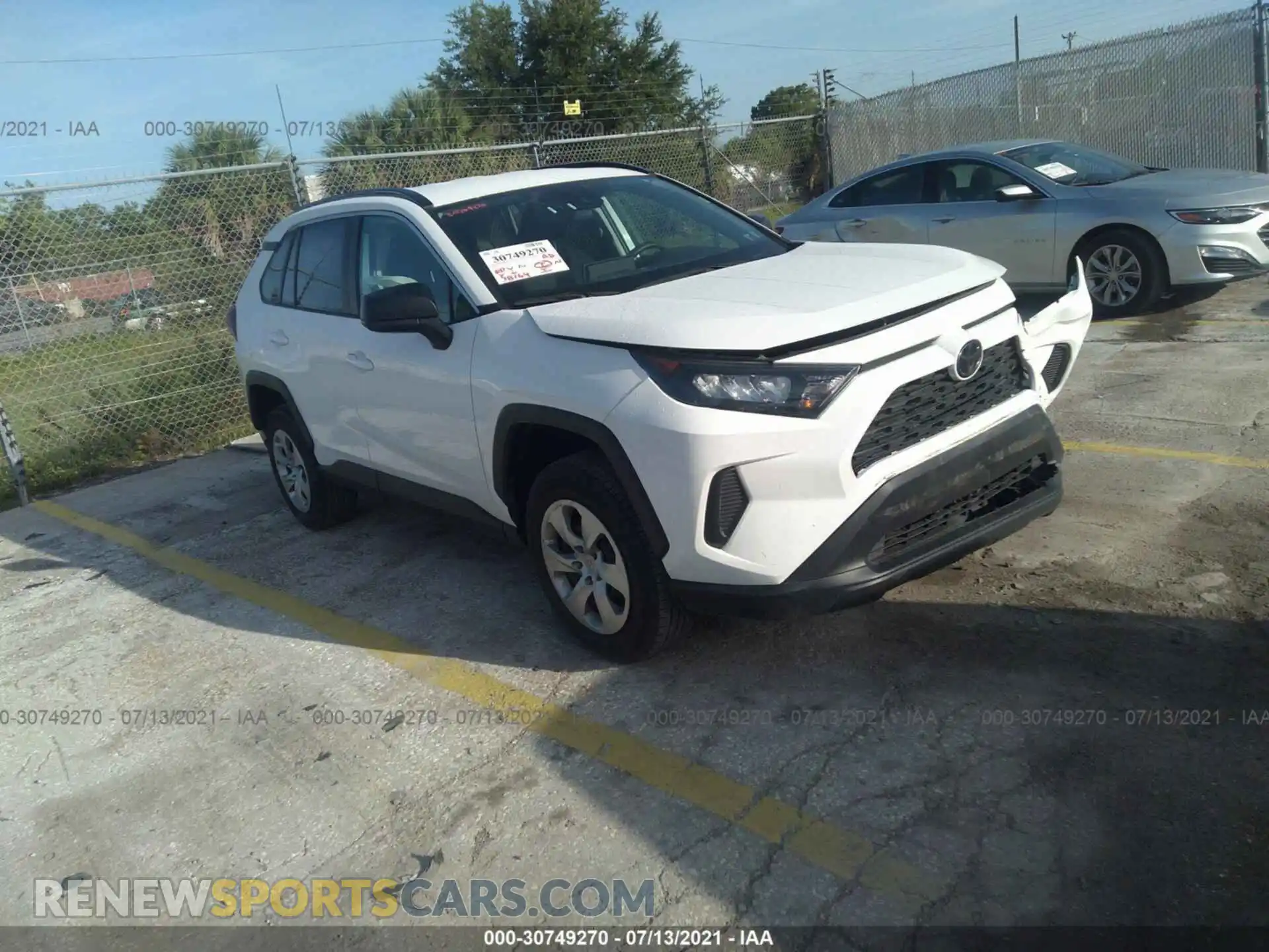 1 Photograph of a damaged car 2T3F1RFV3LC098778 TOYOTA RAV4 2020