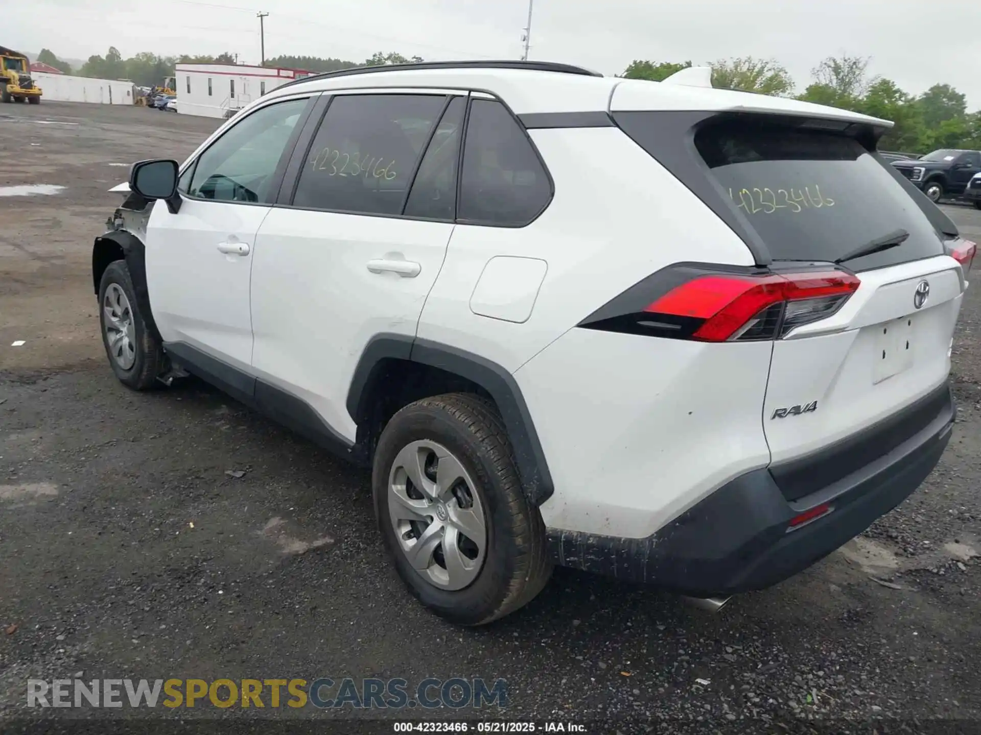 3 Photograph of a damaged car 2T3F1RFV6LC100815 TOYOTA RAV4 2020