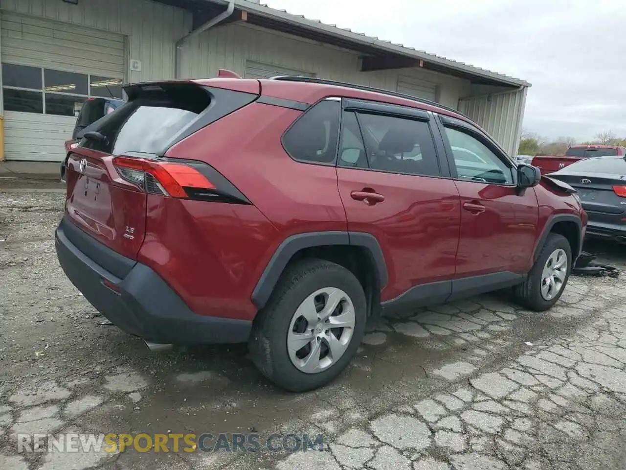 3 Photograph of a damaged car 2T3F1RFV8LC121925 TOYOTA RAV4 2020