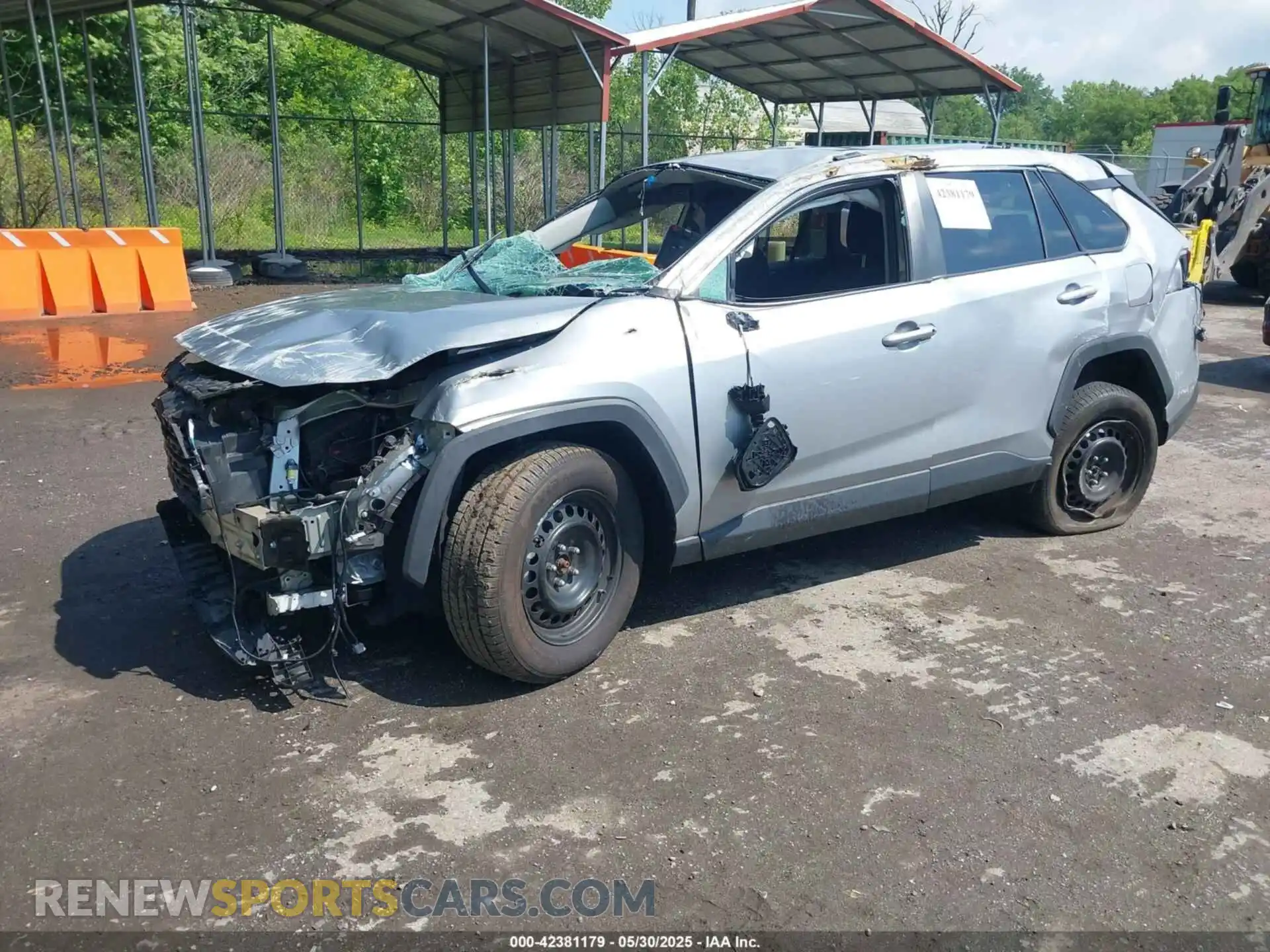 2 Photograph of a damaged car 2T3F1RFV8LW099147 TOYOTA RAV4 2020