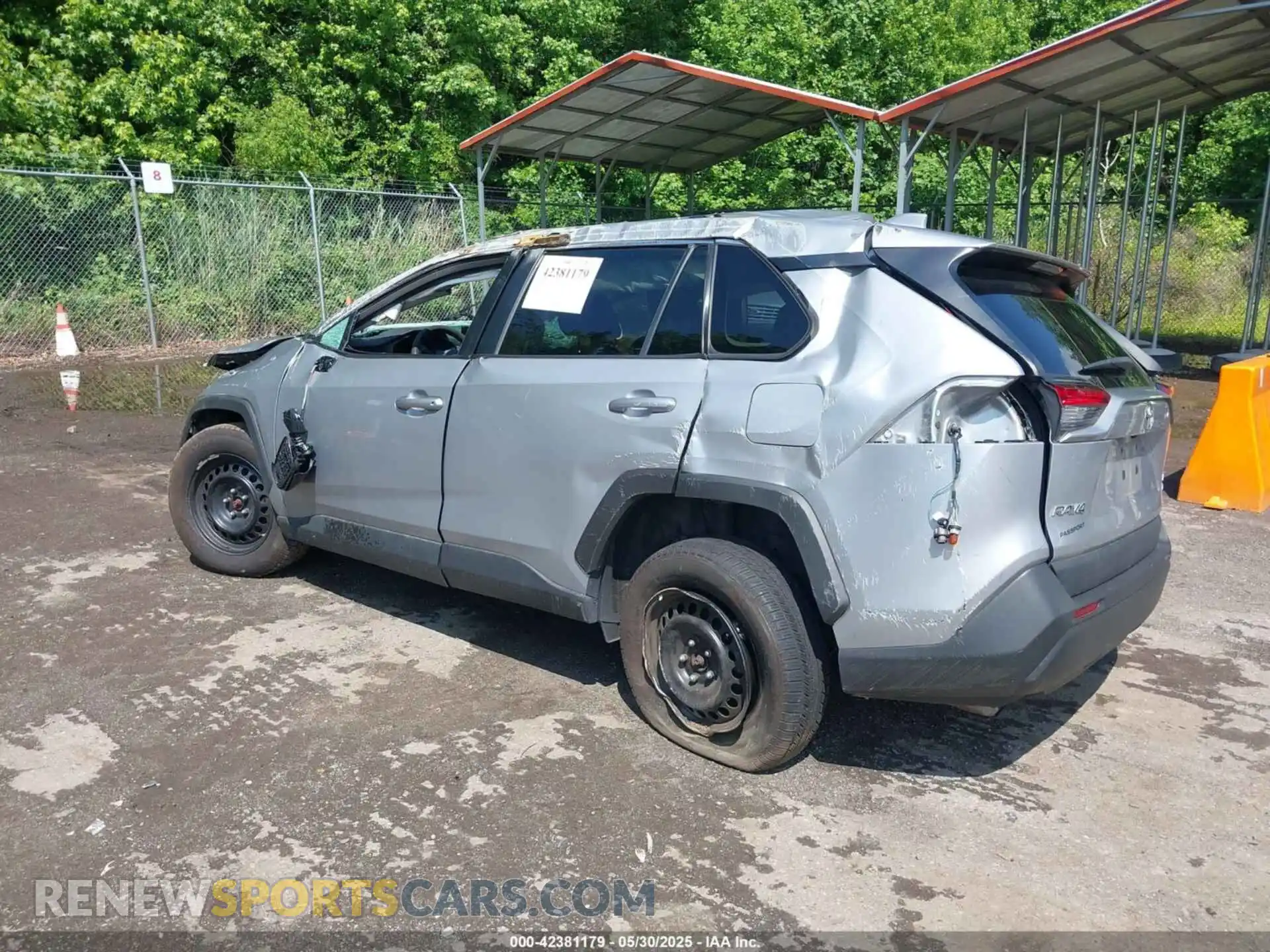 3 Photograph of a damaged car 2T3F1RFV8LW099147 TOYOTA RAV4 2020