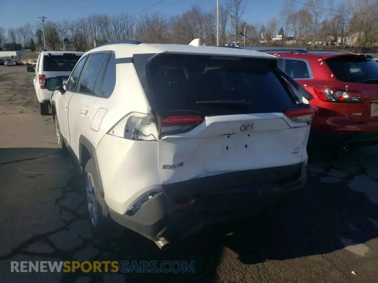 3 Фотография поврежденного автомобиля 2T3F1RFV8LW106940 TOYOTA RAV4 2020