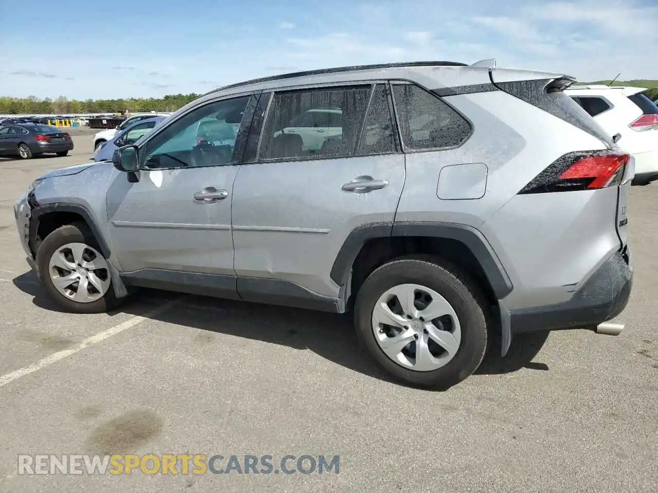 2 Photograph of a damaged car 2T3F1RFV8LW107618 TOYOTA RAV4 2020