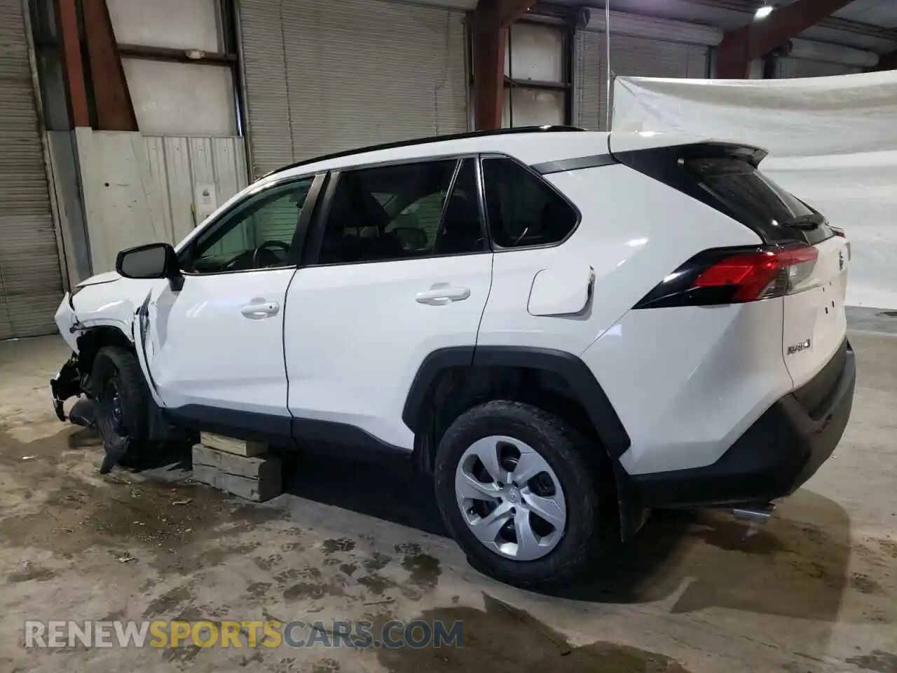 2 Photograph of a damaged car 2T3F1RFV8LW110082 TOYOTA RAV4 2020