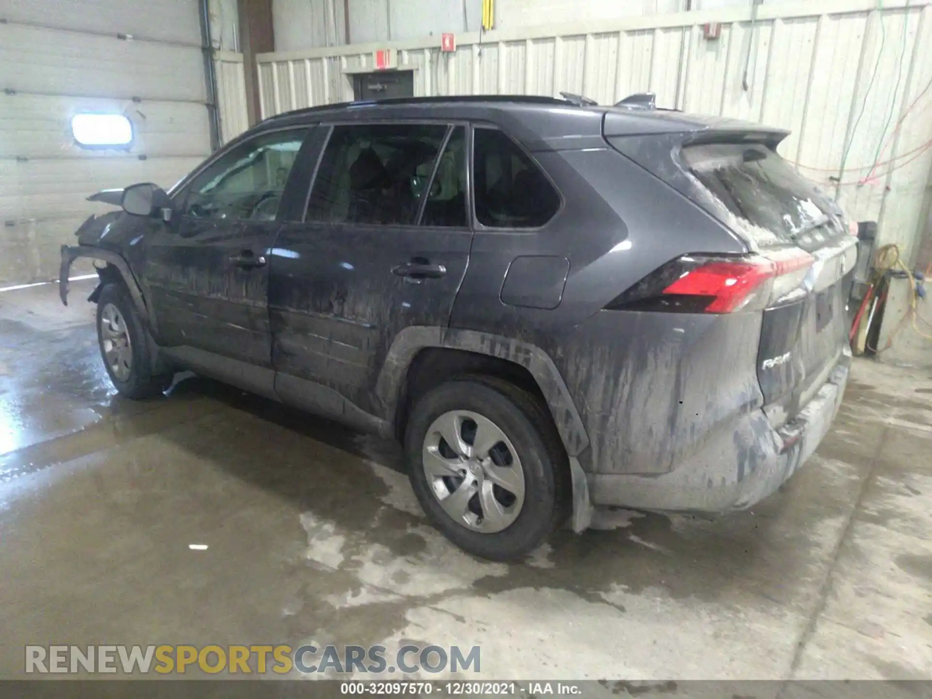 3 Фотография поврежденного автомобиля 2T3F1RFV9LW091400 TOYOTA RAV4 2020