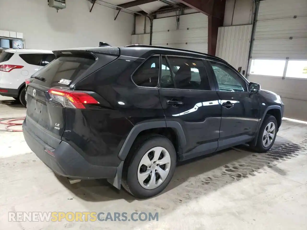 3 Photograph of a damaged car 2T3F1RFVXLW112643 TOYOTA RAV4 2020