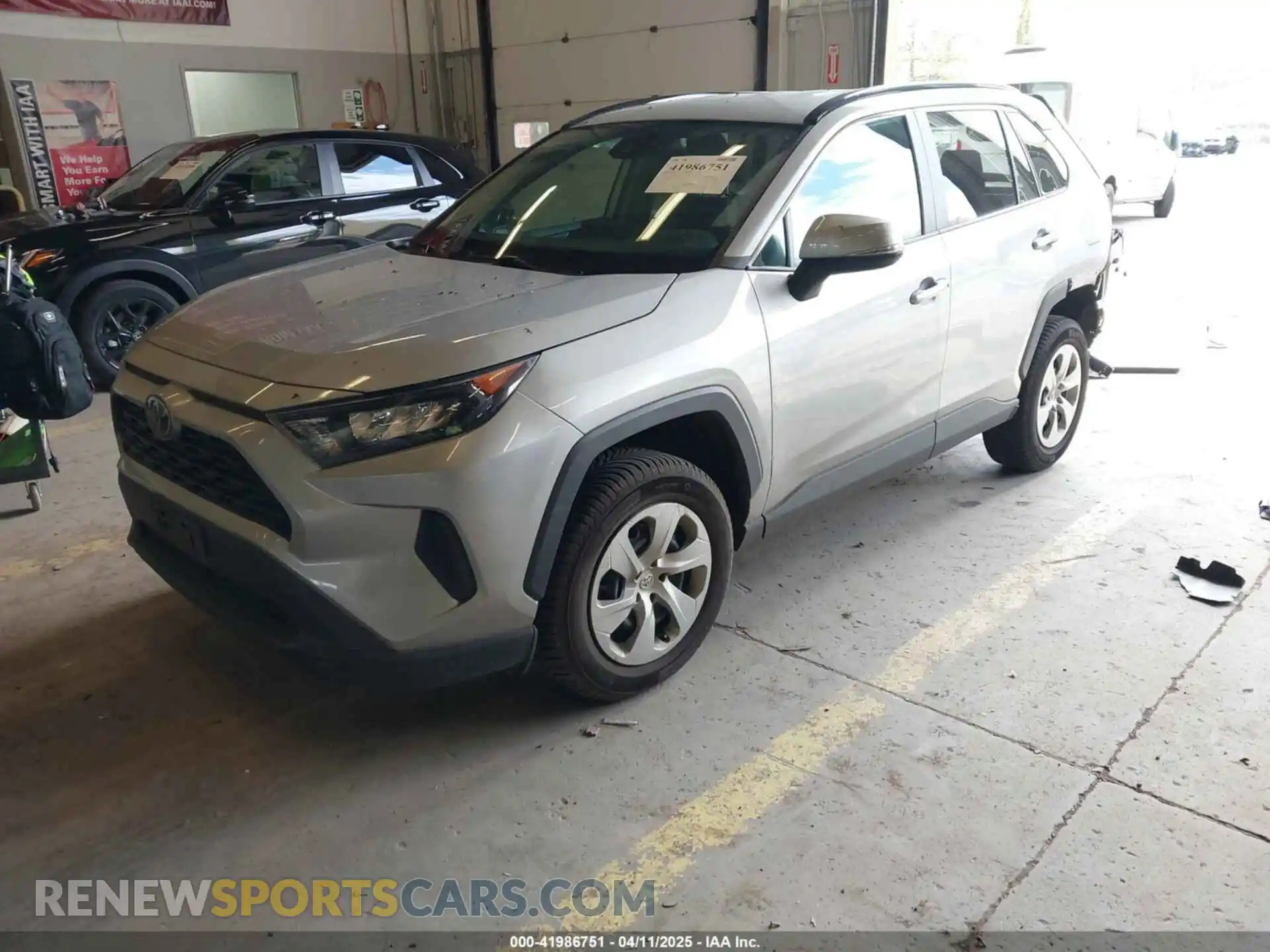 2 Photograph of a damaged car 2T3G1RFV2LW091792 TOYOTA RAV4 2020