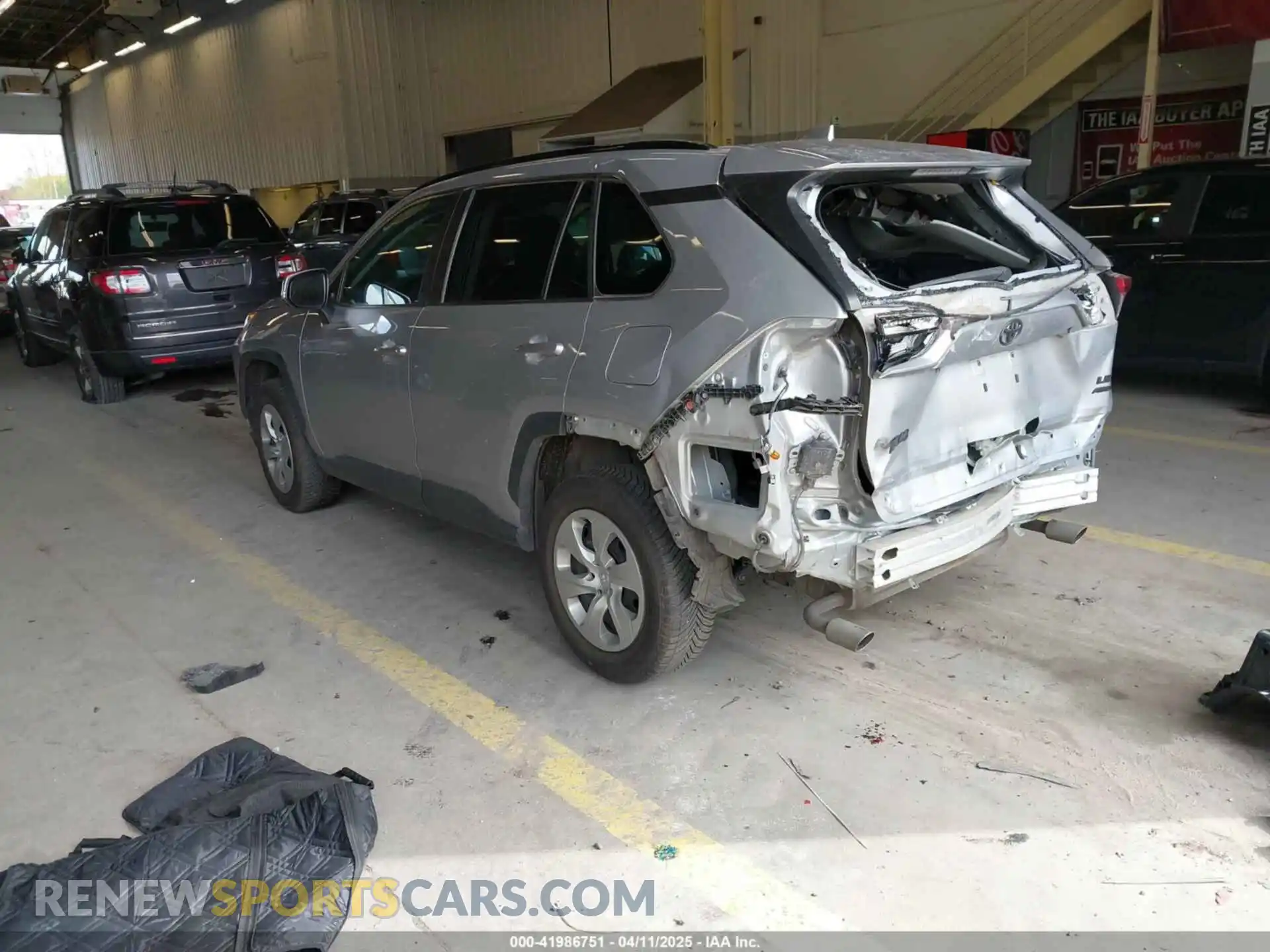 3 Photograph of a damaged car 2T3G1RFV2LW091792 TOYOTA RAV4 2020