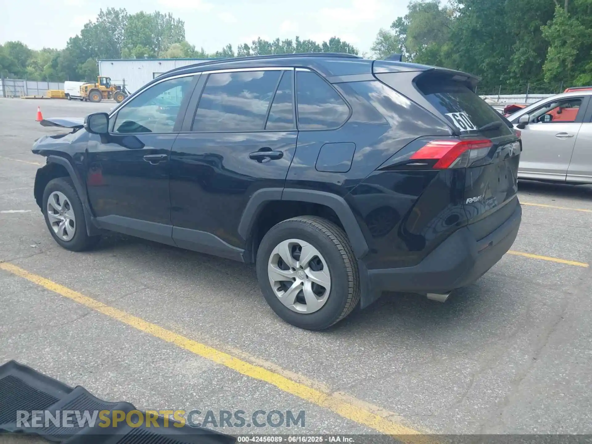 3 Photograph of a damaged car 2T3G1RFV3LW109331 TOYOTA RAV4 2020