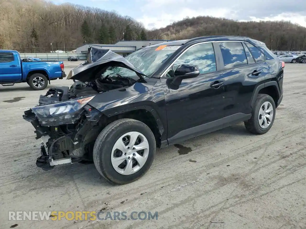 1 Photograph of a damaged car 2T3G1RFV6LC122222 TOYOTA RAV4 2020