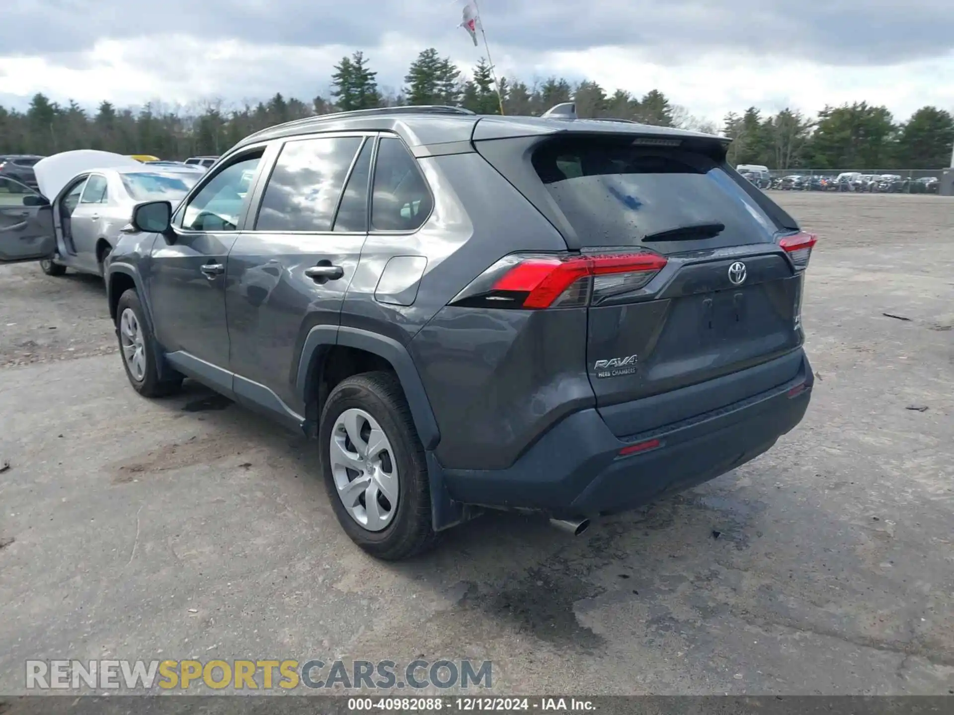 3 Photograph of a damaged car 2T3G1RFV8LC089367 TOYOTA RAV4 2020