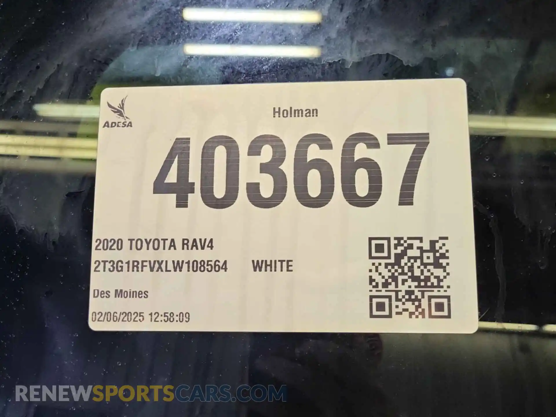 1 Photograph of a damaged car 2T3G1RFVXLW108564 TOYOTA RAV4 2020