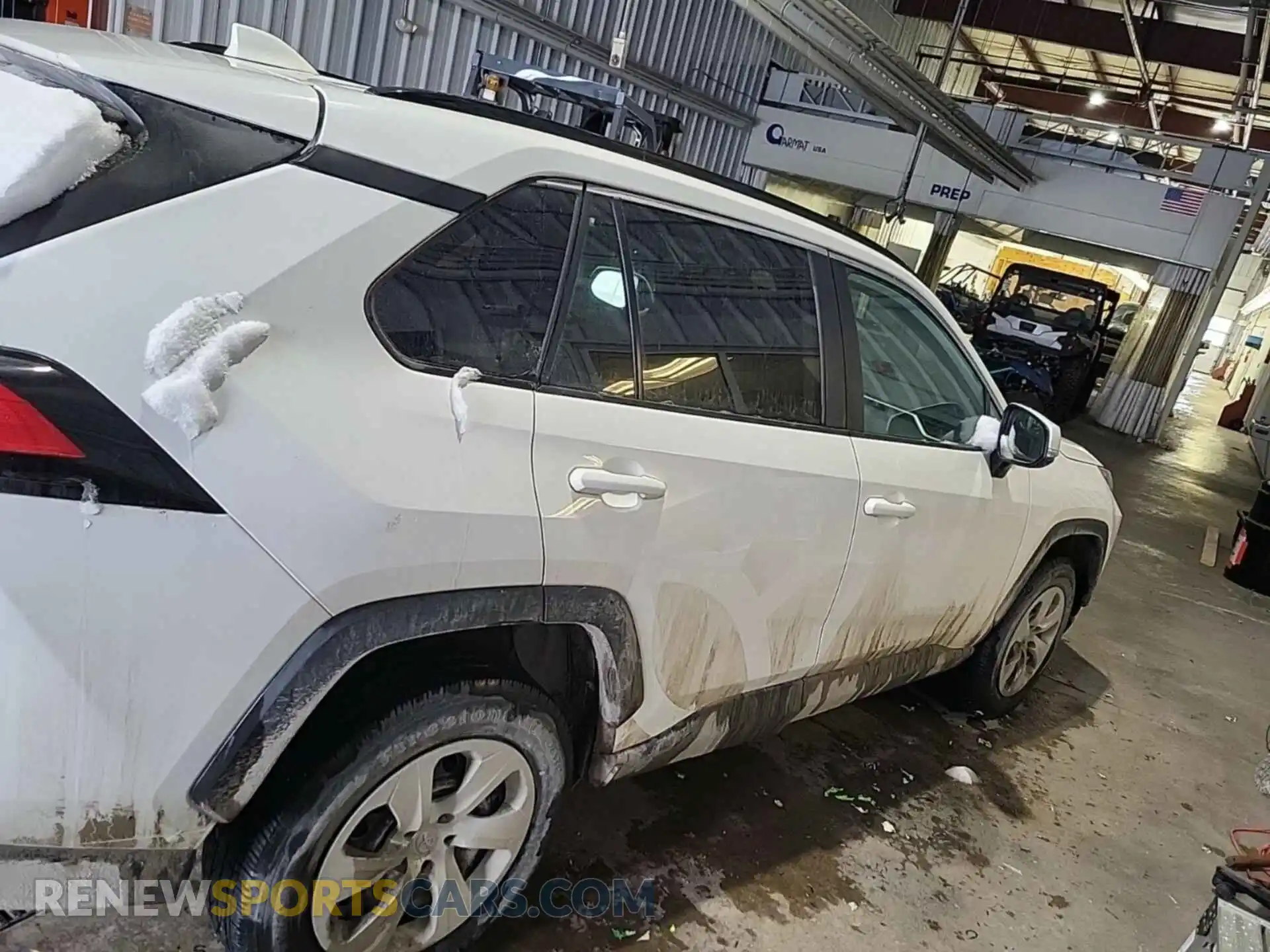2 Photograph of a damaged car 2T3G1RFVXLW108564 TOYOTA RAV4 2020