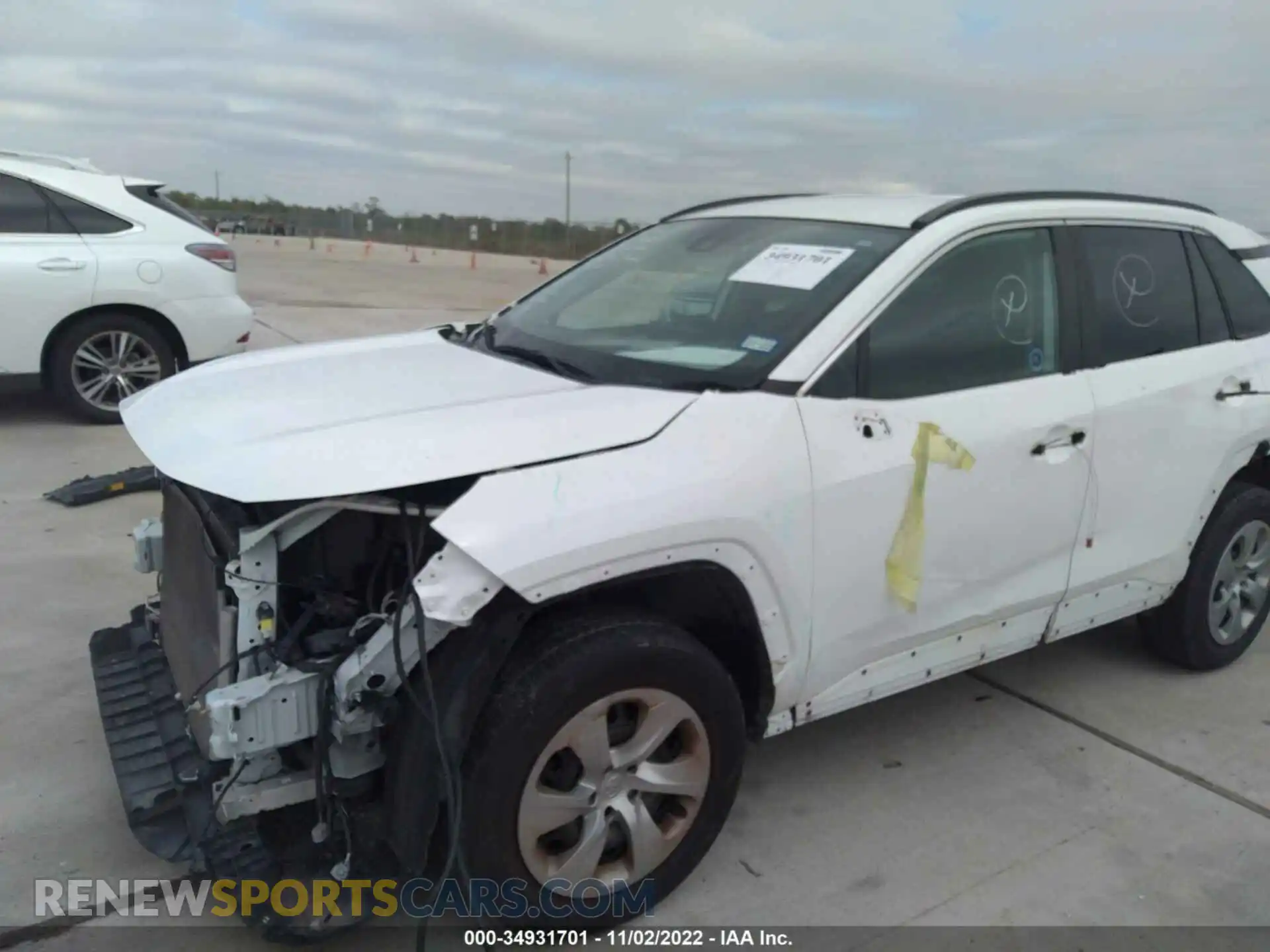 2 Photograph of a damaged car 2T3H1RFV1LC039351 TOYOTA RAV4 2020