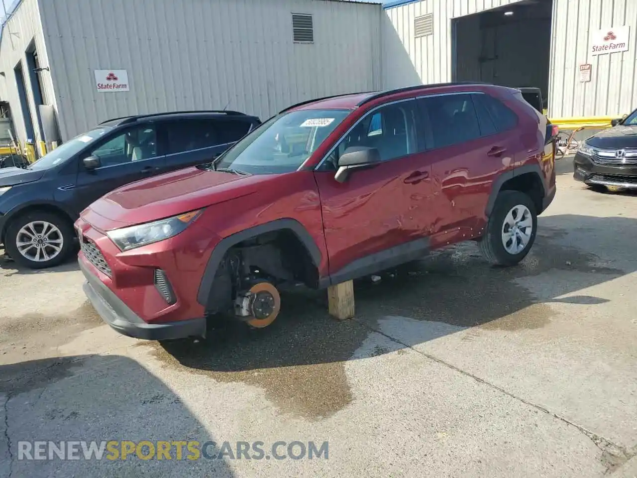 1 Photograph of a damaged car 2T3H1RFV1LC065660 TOYOTA RAV4 2020