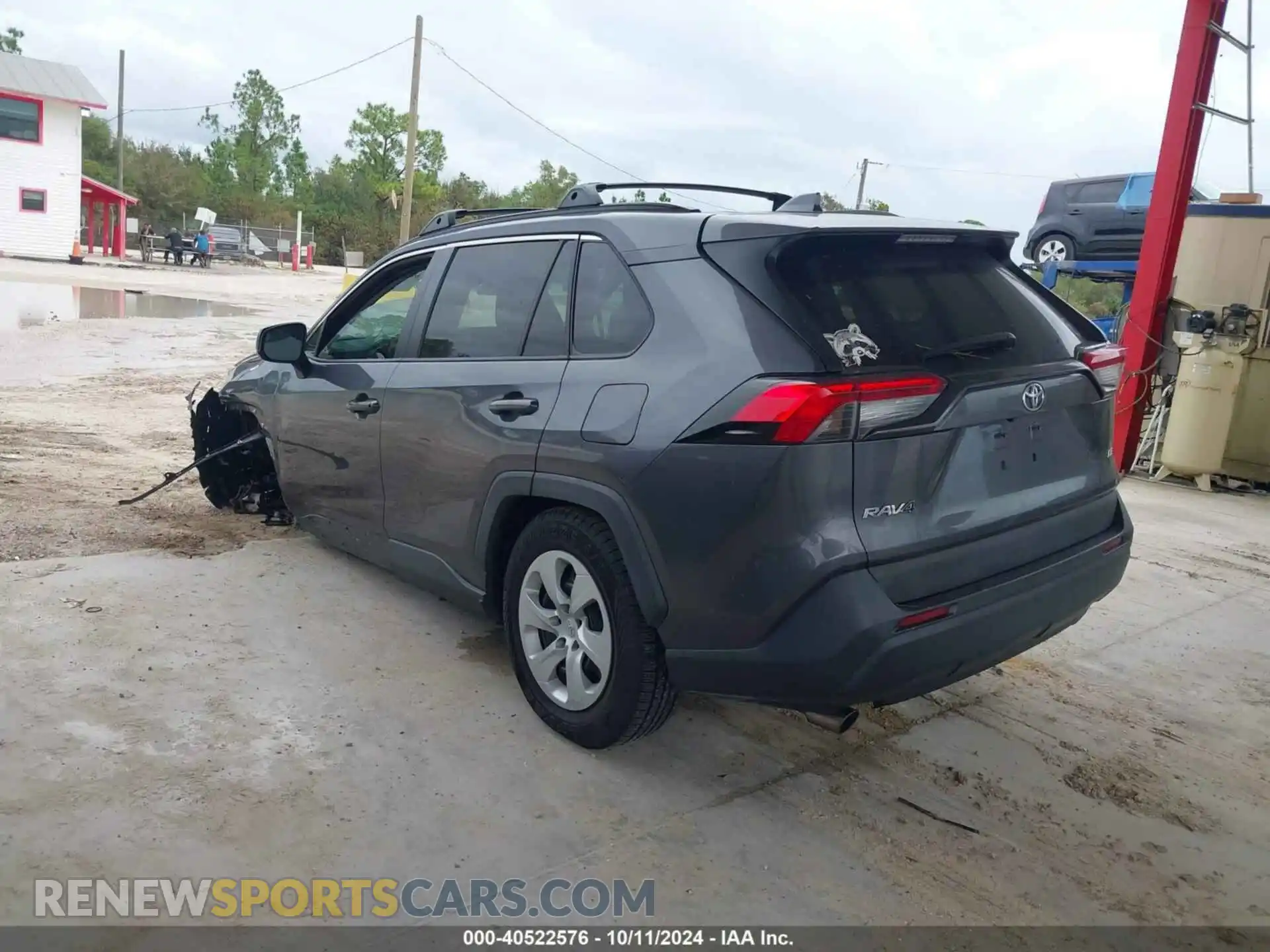 3 Photograph of a damaged car 2T3H1RFV1LW090928 TOYOTA RAV4 2020