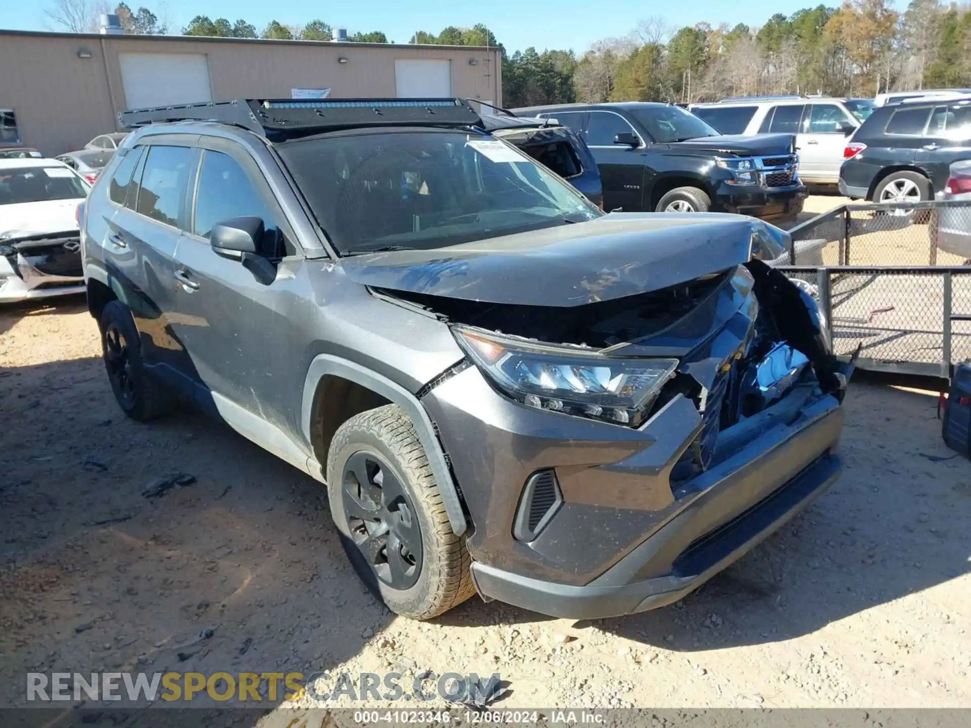 1 Photograph of a damaged car 2T3H1RFV2LC072617 TOYOTA RAV4 2020