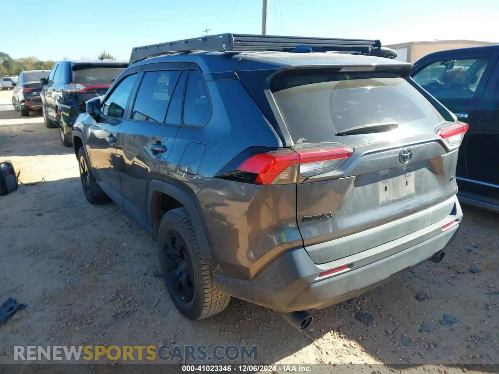 3 Photograph of a damaged car 2T3H1RFV2LC072617 TOYOTA RAV4 2020