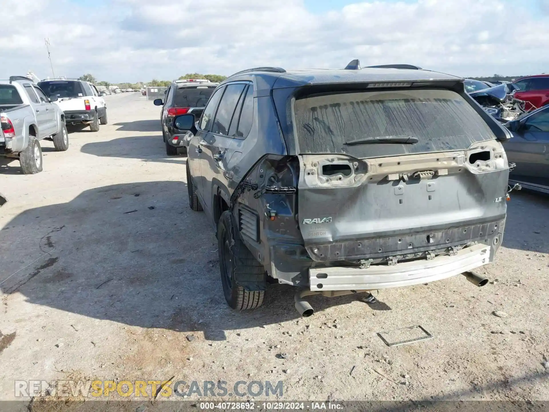 3 Photograph of a damaged car 2T3H1RFV2LC078885 TOYOTA RAV4 2020