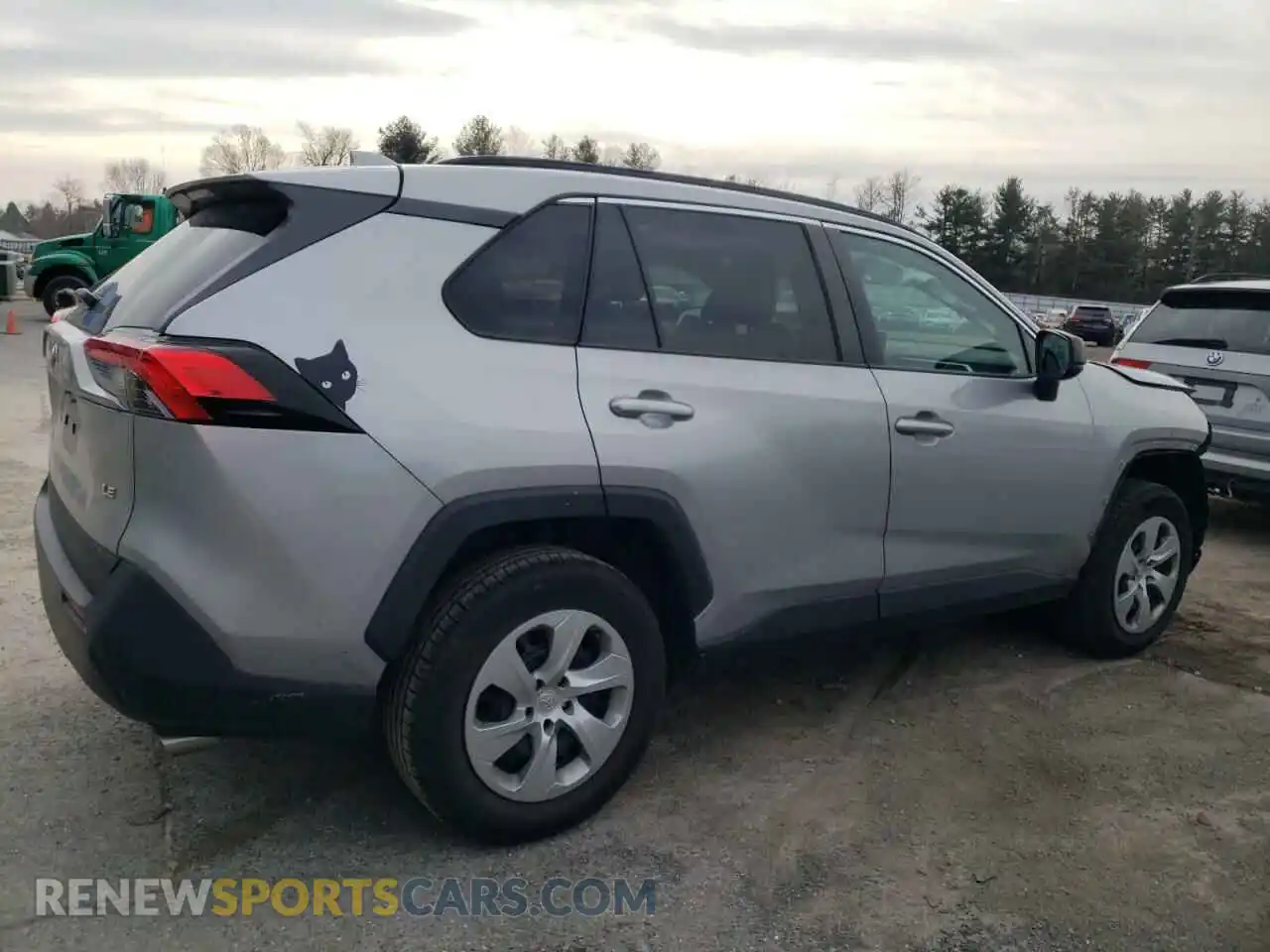 3 Photograph of a damaged car 2T3H1RFV2LW075886 TOYOTA RAV4 2020