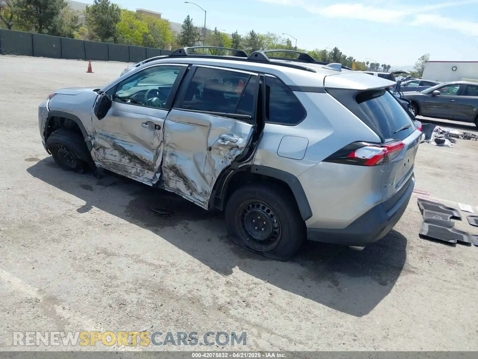 3 Photograph of a damaged car 2T3H1RFV3LC084341 TOYOTA RAV4 2020