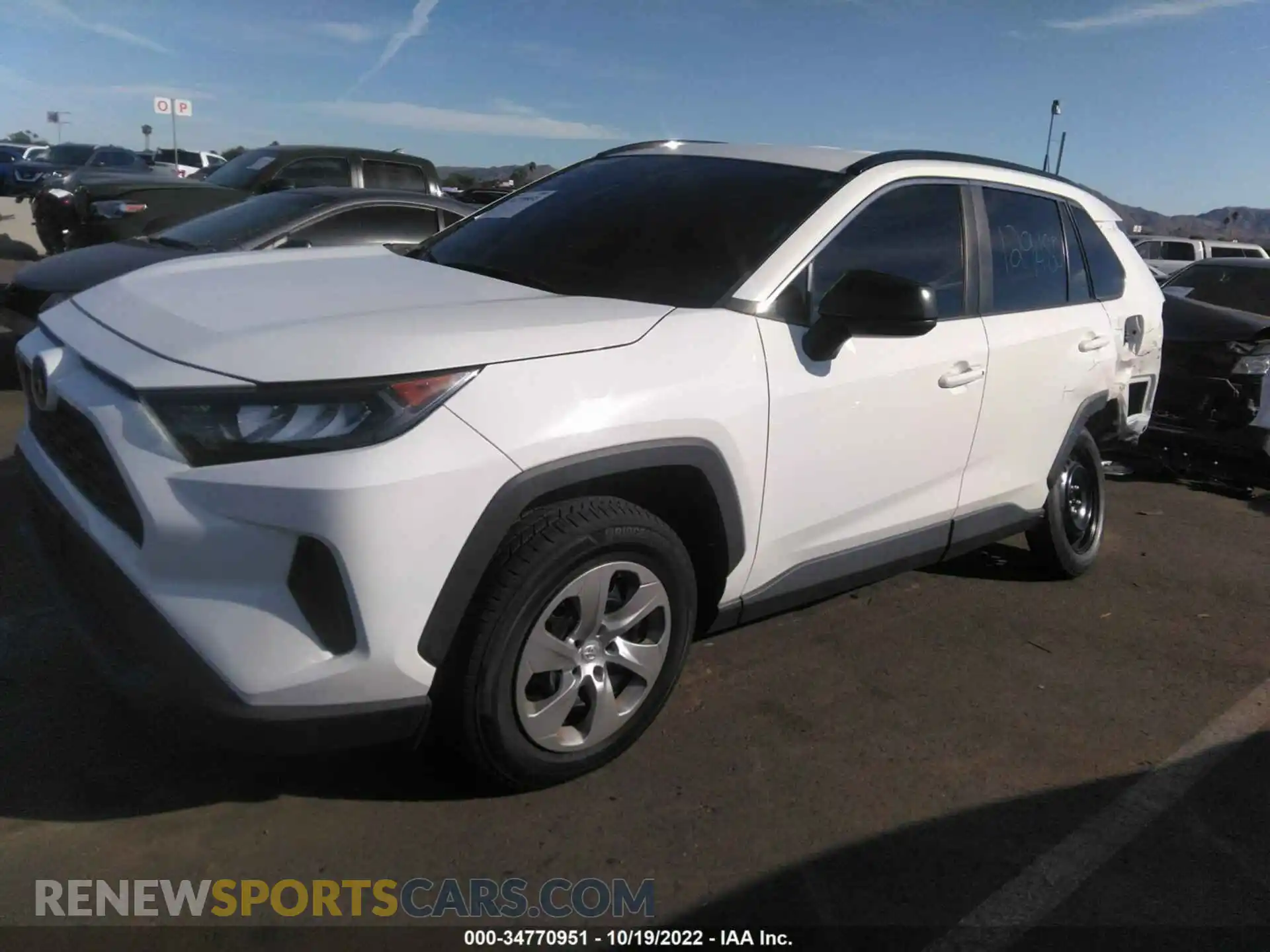 2 Photograph of a damaged car 2T3H1RFV3LW062516 TOYOTA RAV4 2020