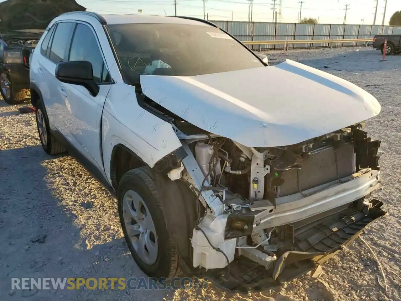 1 Photograph of a damaged car 2T3H1RFV3LW075573 TOYOTA RAV4 2020